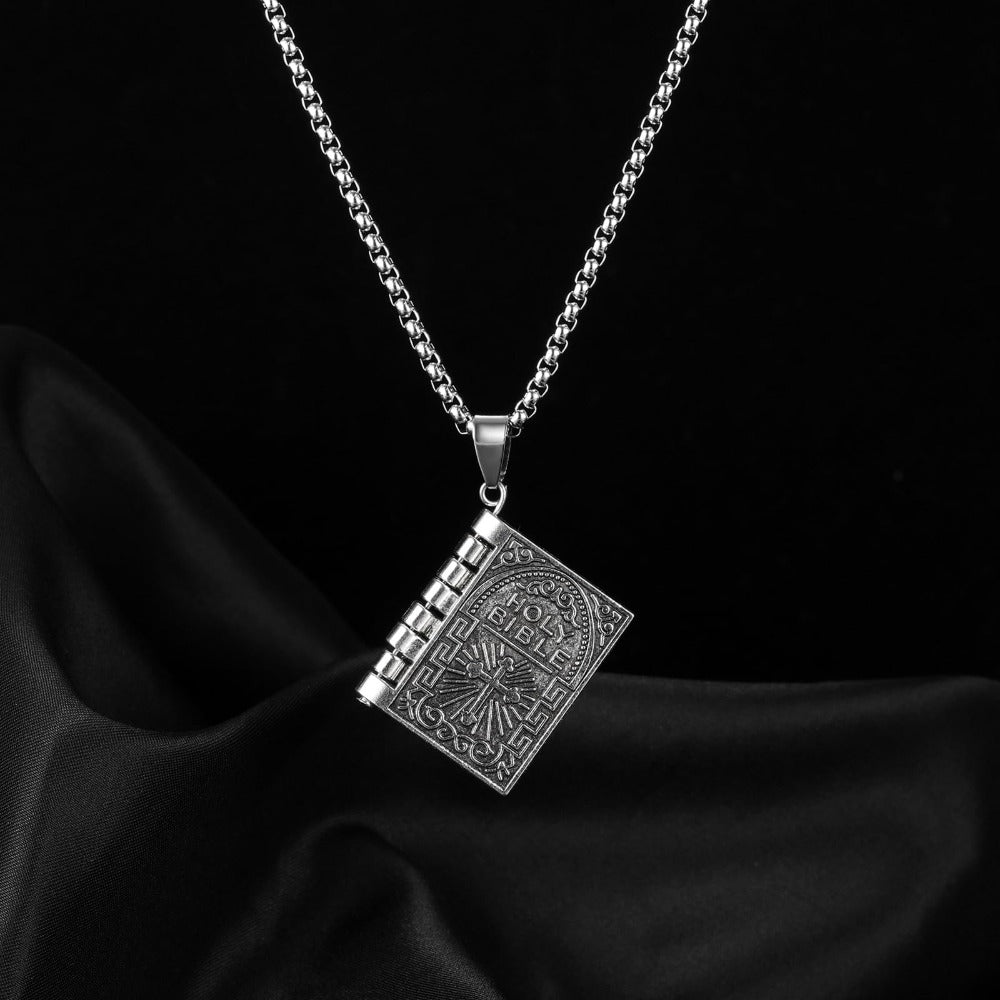 Collier Pendentif Croix et Bible Punk pour Homme